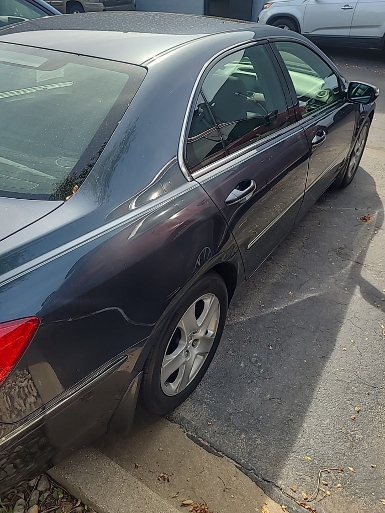 2008 Acura RL photo 3