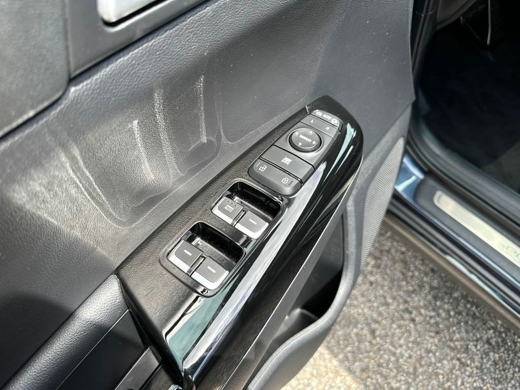 2022 Kia Sportage Nightfall Edition photo 11