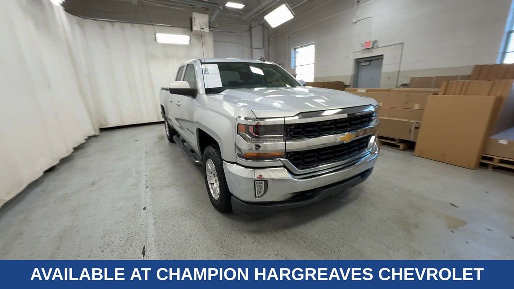 2017 Chevrolet Silverado 1500 LT photo 3