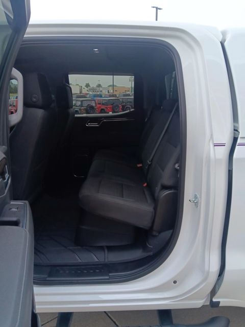 2023 Chevrolet Silverado LT photo 11
