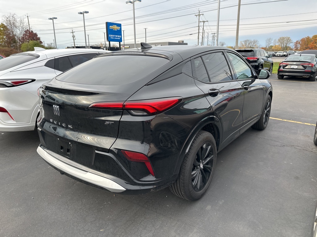 2024 Buick Envista ST photo 2