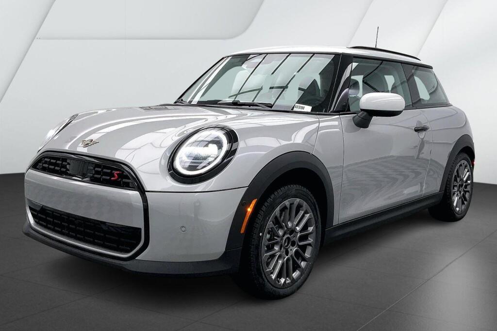 2025 MINI Hardtop 2 Door S's photo