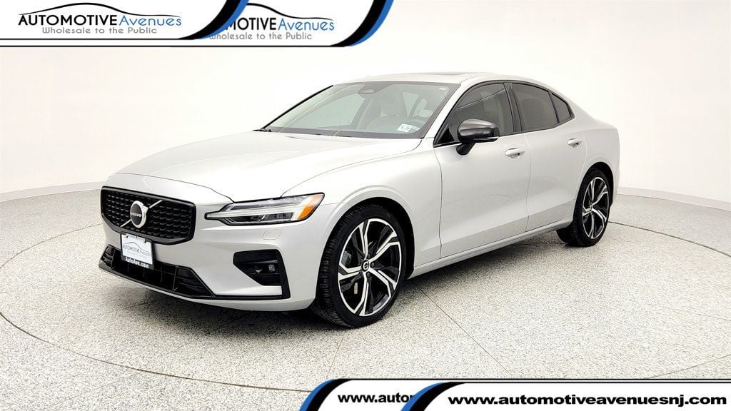 2023 Volvo S60 Core's photo