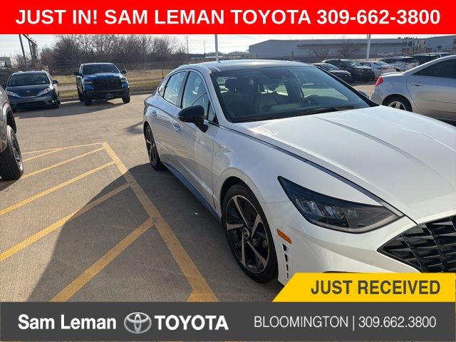 2022 Hyundai Sonata SE's photo