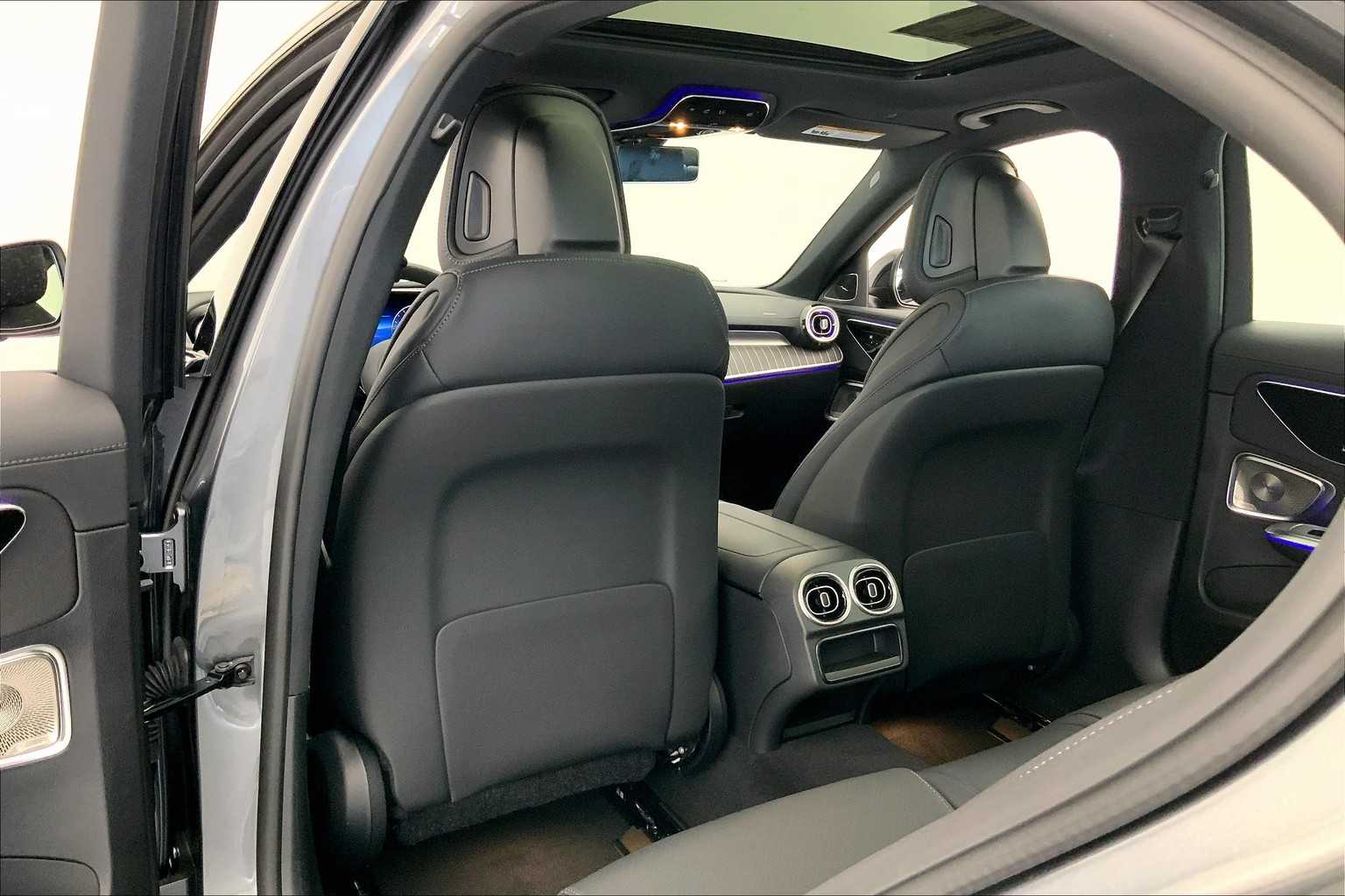 2025 Mercedes Benz C 300 4MATIC photo 11