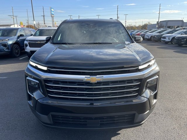 2026 Chevrolet Traverse photo 2