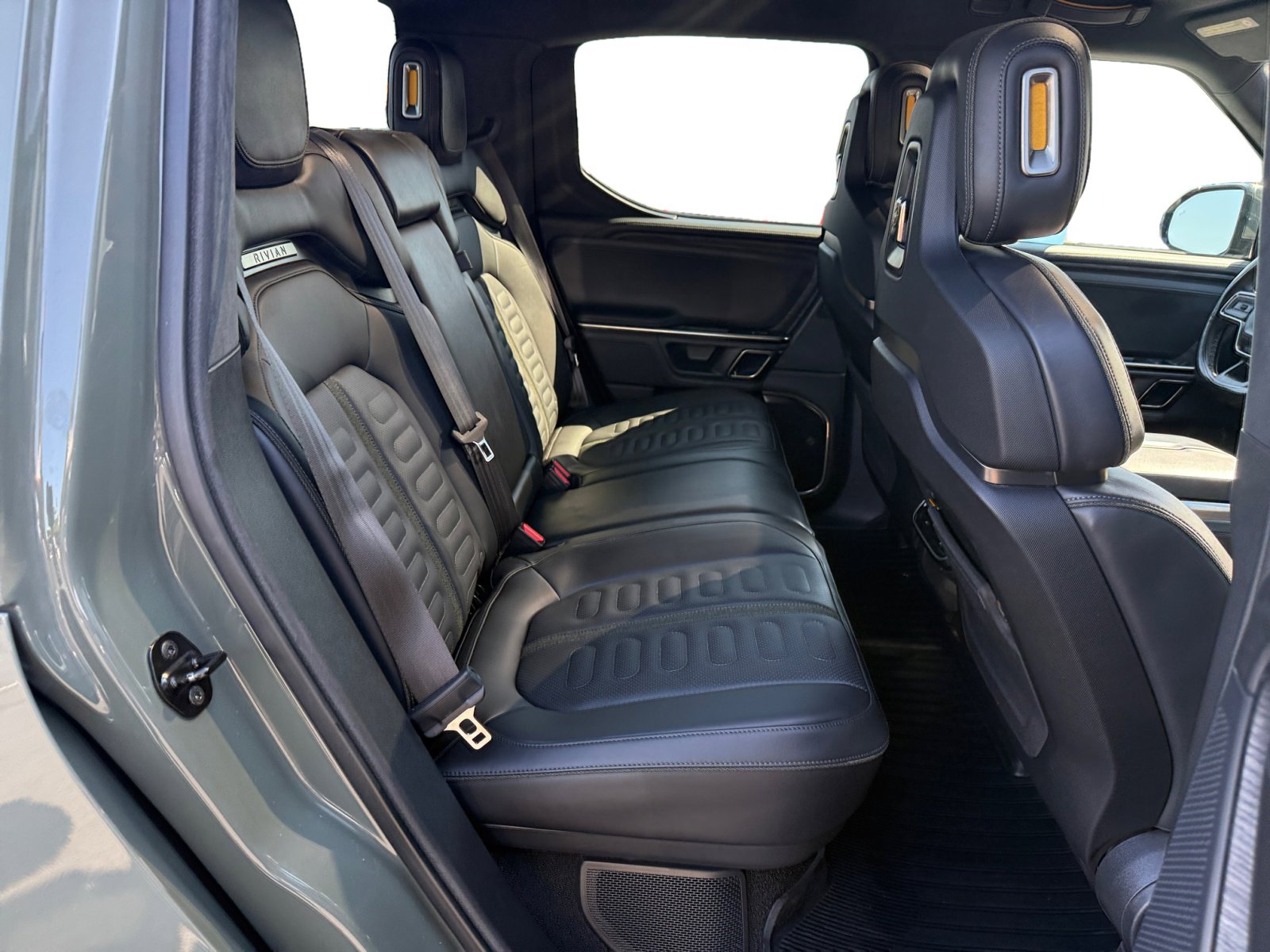 2023 Rivian R1T Launch Edition photo 11