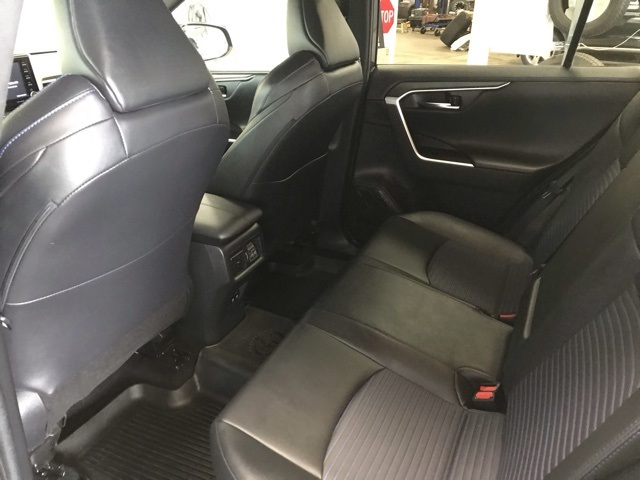 2021 Toyota RAV4 Hybrid XSE photo 12