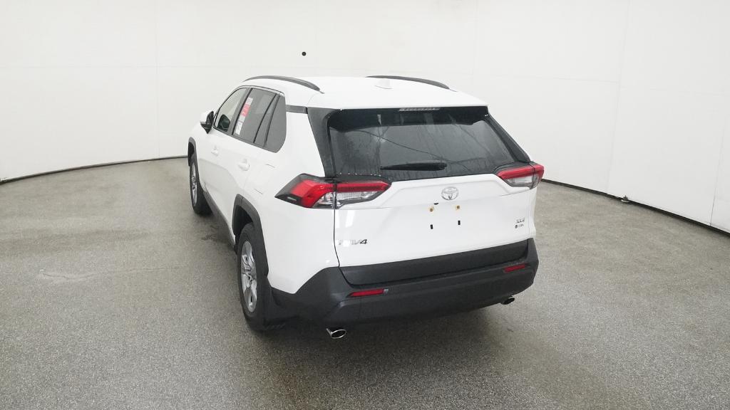 2025 Toyota RAV4 Hybrid XLE photo 12