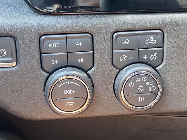 2024 Chevrolet Silverado 2500HD High Country photo 18