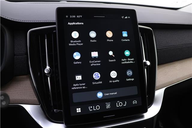 2026 Volvo XC90 B5 Plus photo 9