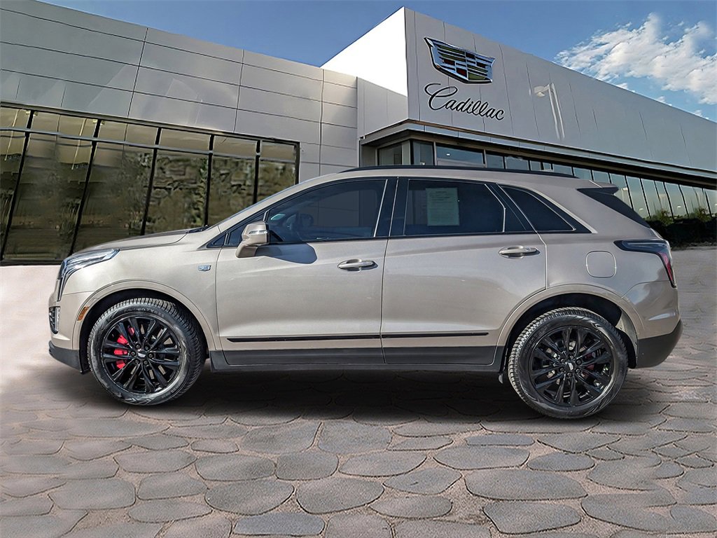 2022 Cadillac XT5 Sport photo 2