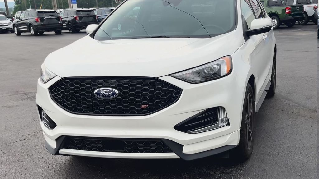 2021 Ford Edge ST photo 6