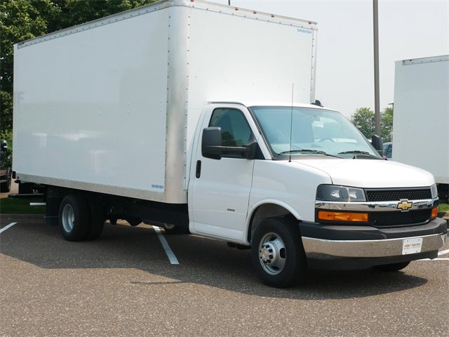 2025 Chevrolet Express Cutaway Base's photo