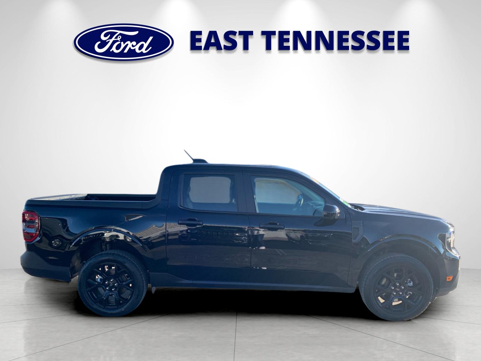 2025 Ford Maverick XLT photo 2