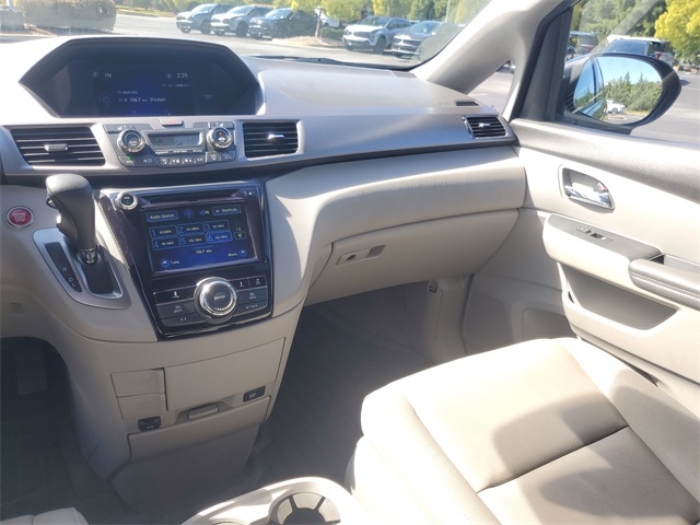 2015 Honda Odyssey EX-L photo 11