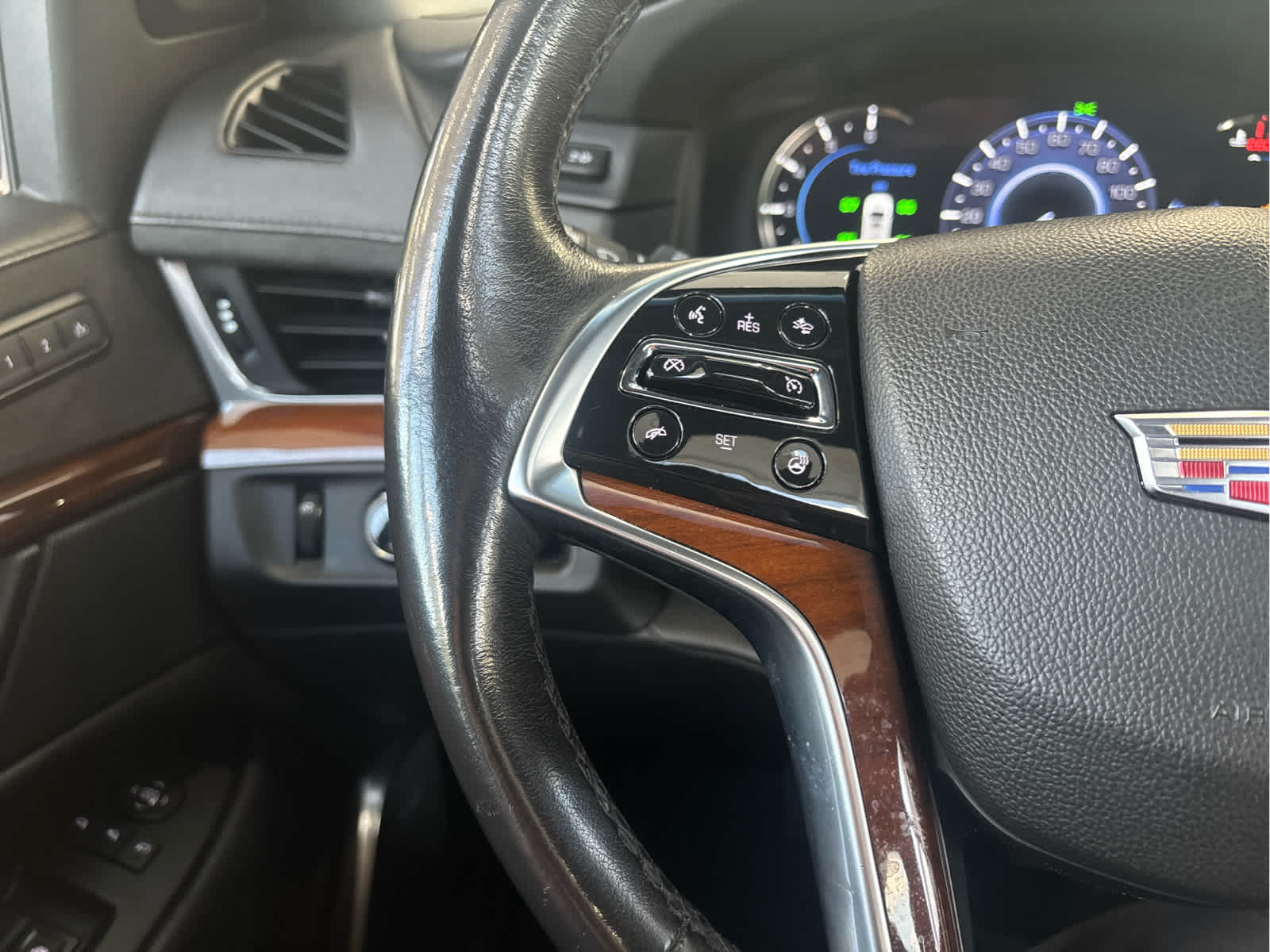 2018 Cadillac Escalade ESV Luxury photo 18