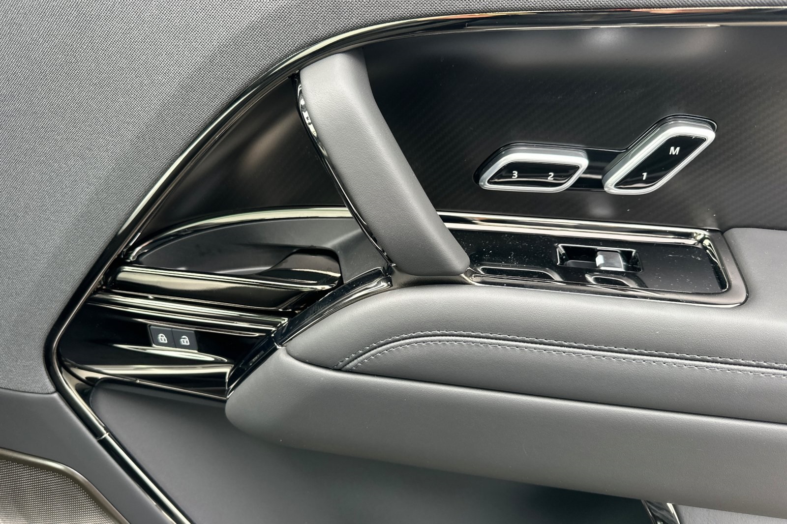 2025 Land Rover Range Rover Sport photo 20