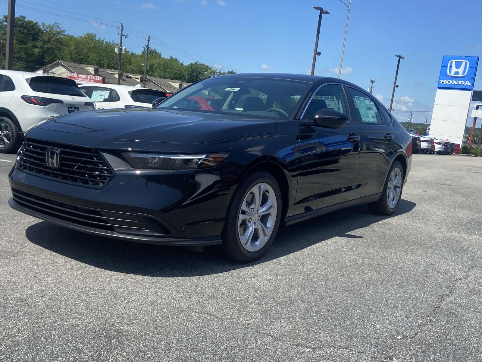 2025 Honda Accord LX photo 4