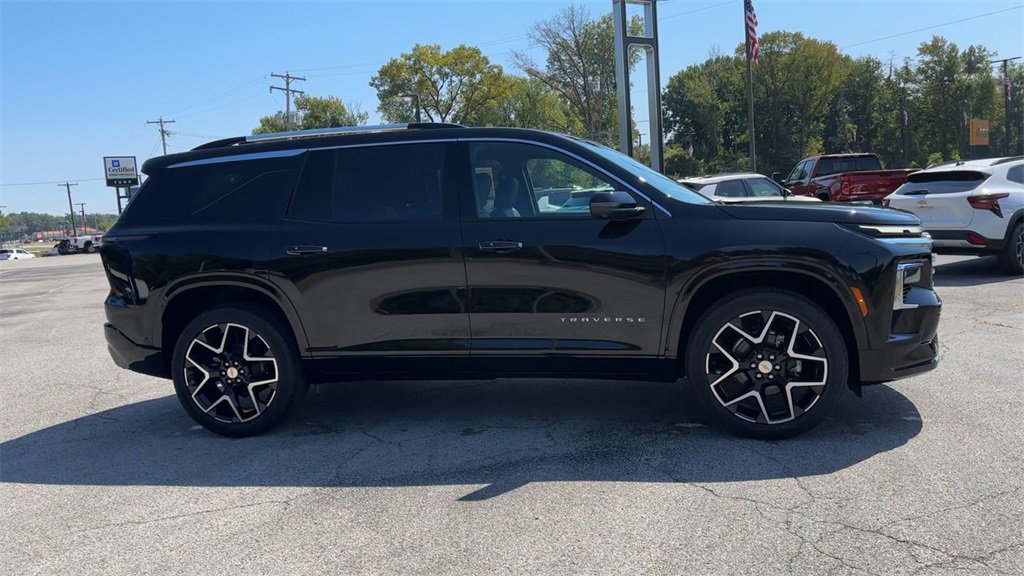 2026 Chevrolet Traverse High Country photo 2