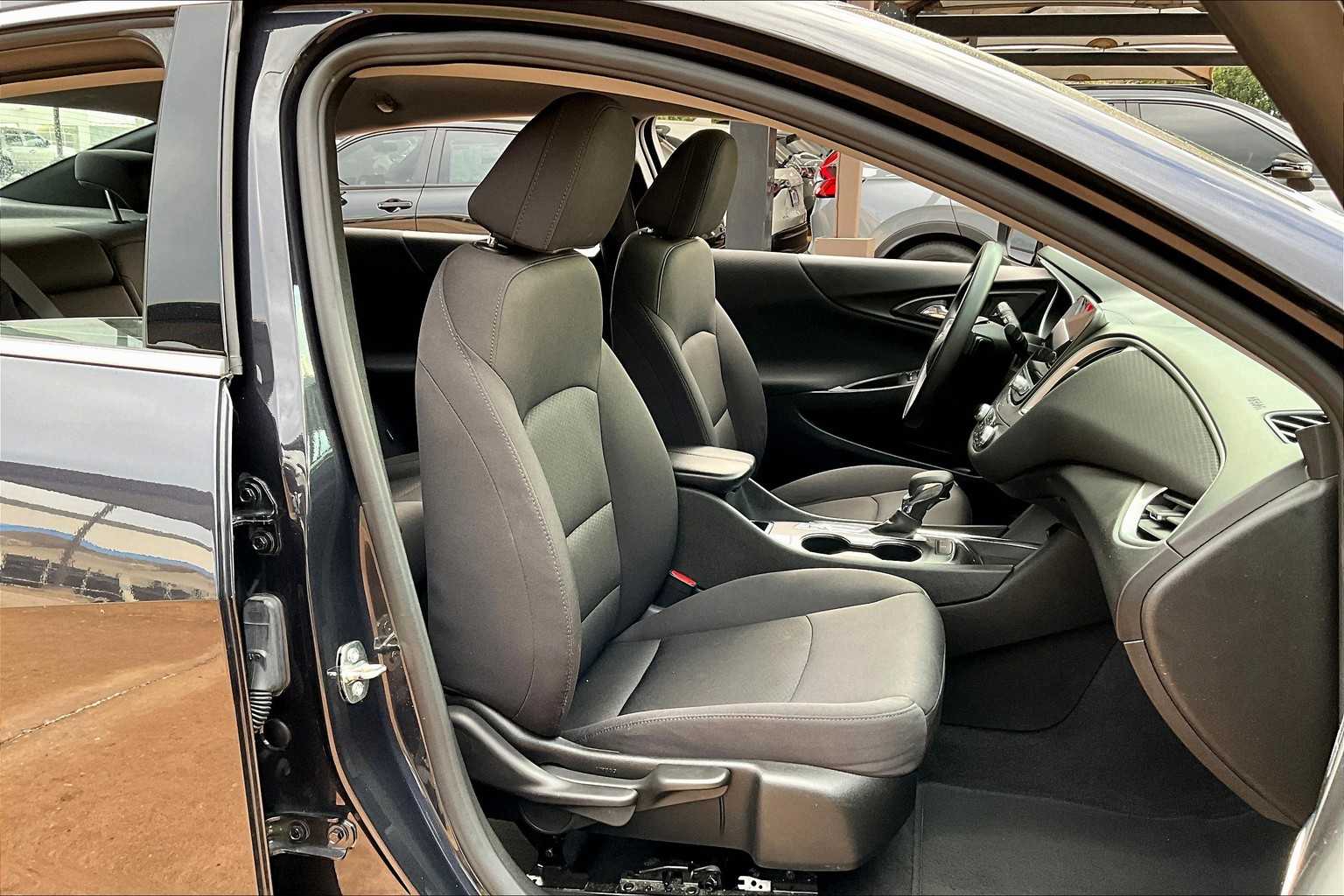 2023 Chevrolet Malibu 1LT photo 8