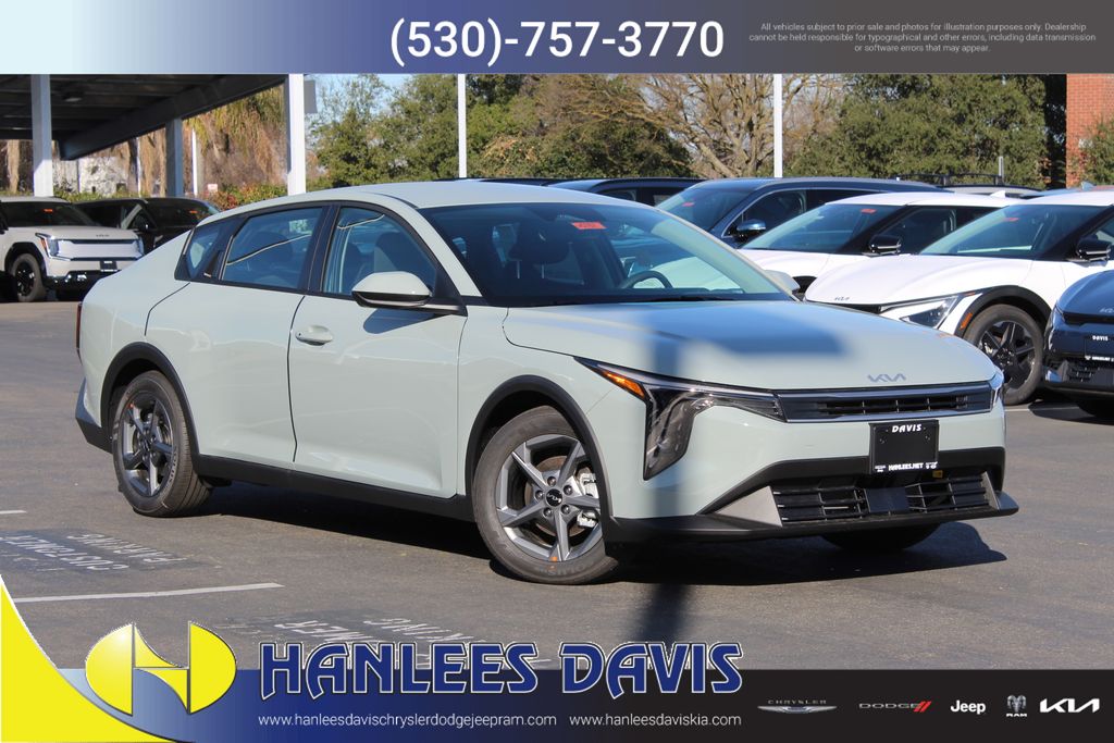 2026 Kia K4 LXS