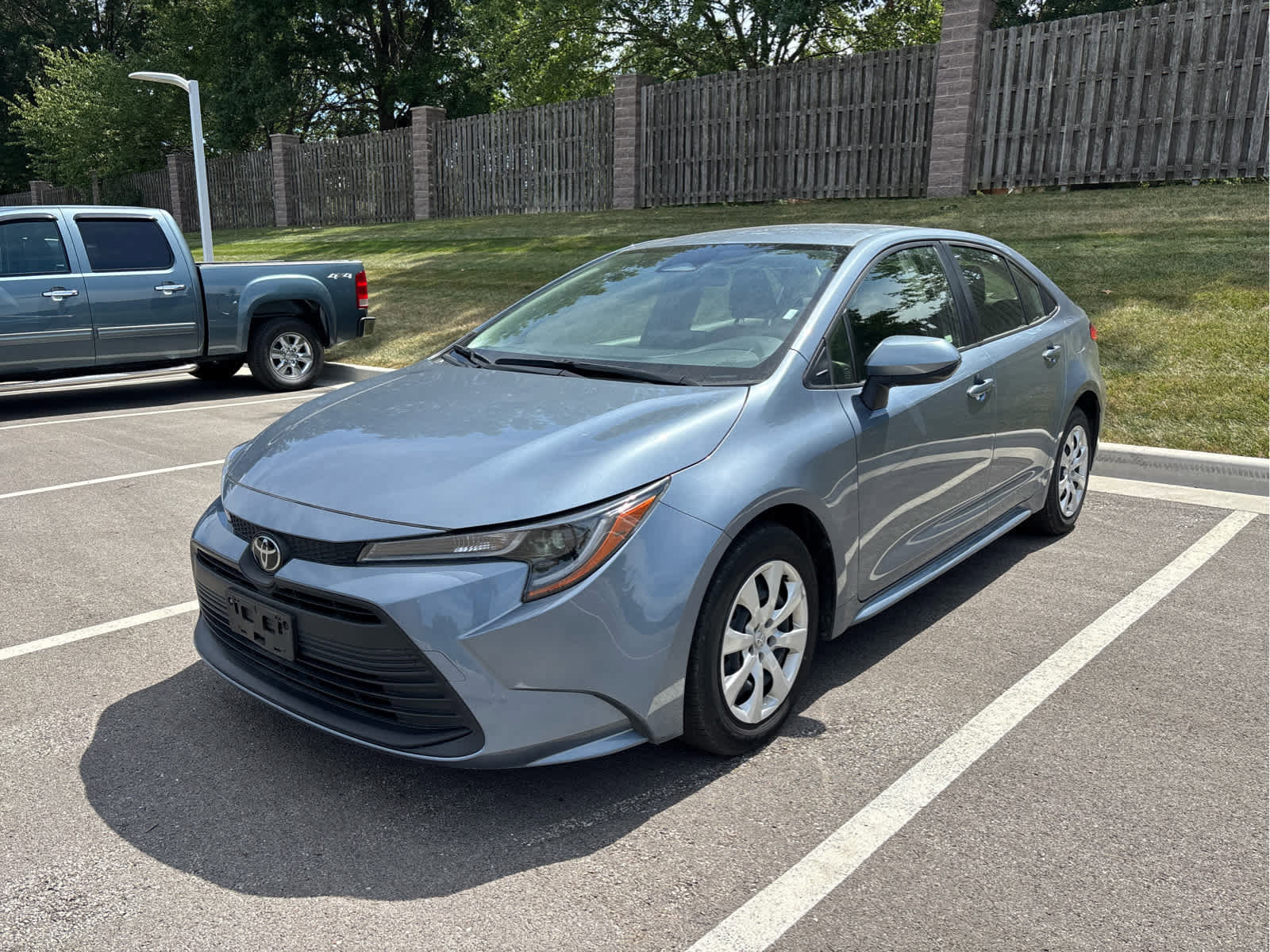 Used 2023 Toyota Corolla LE with VIN JTDB4MEE8PJ005721 for sale in Kansas City