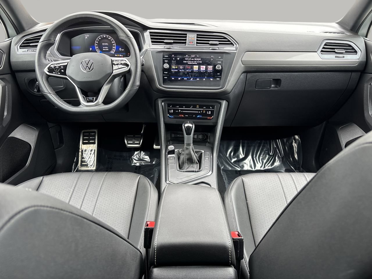 2023 Volkswagen Tiguan SE R-Line Black photo 12