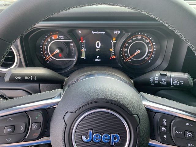 2025 Jeep Wrangler Sahara photo 12