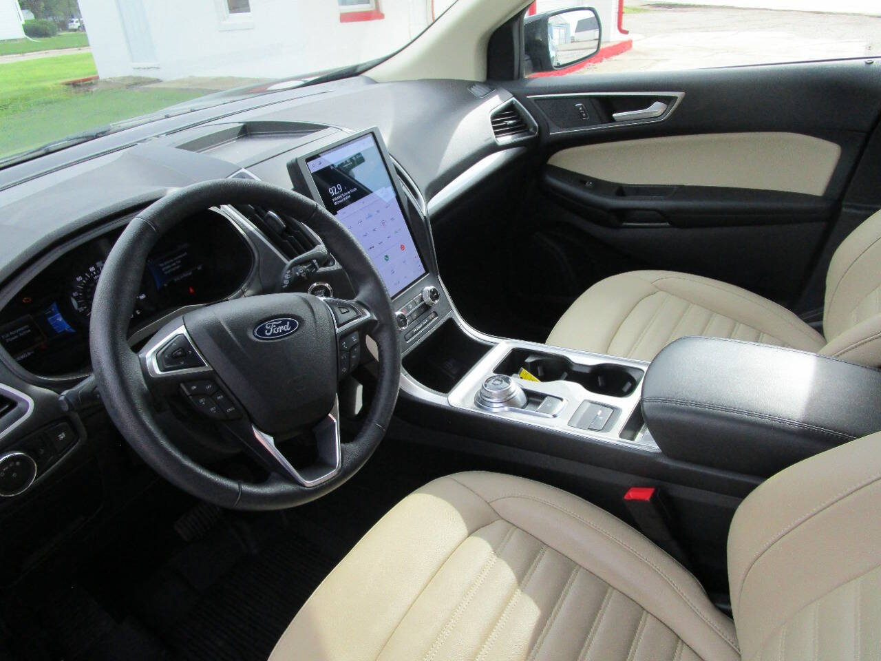 2024 Ford Edge SEL photo 6