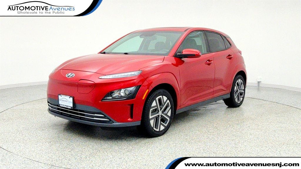 2022 Hyundai Kona EV SEL's photo