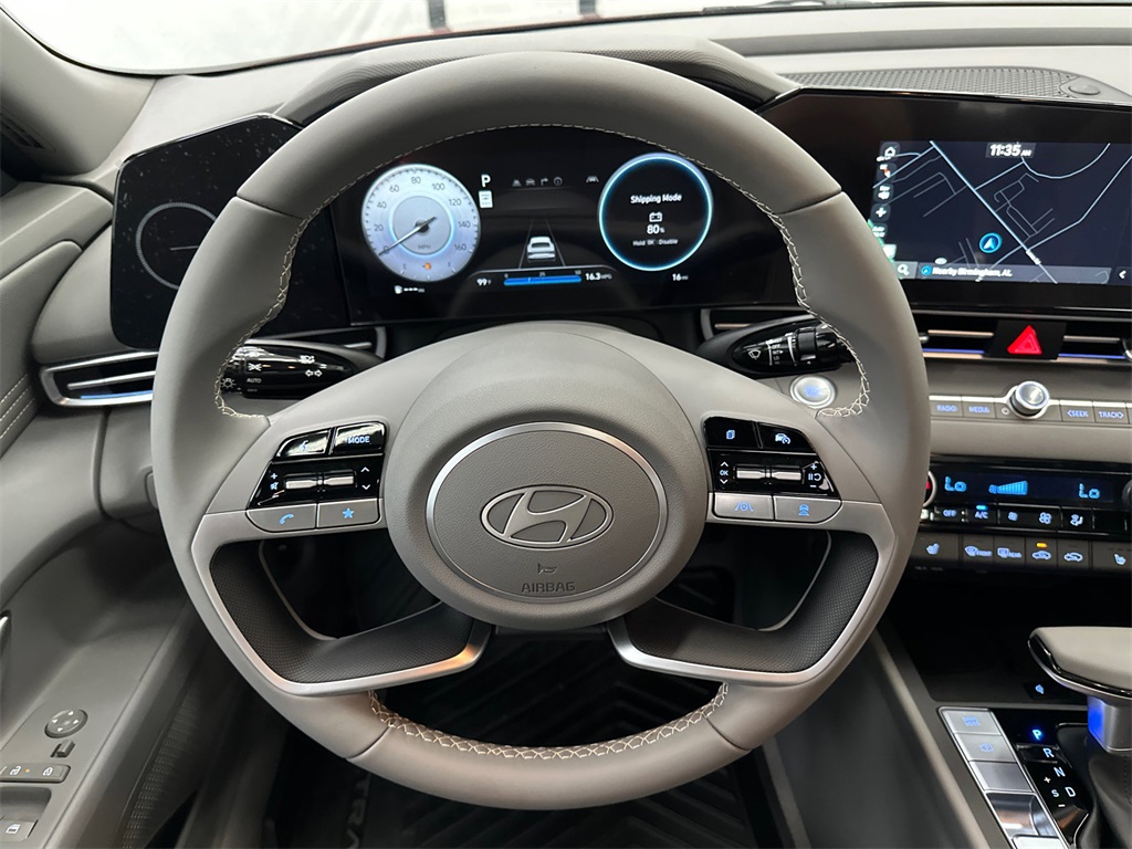 2025 Hyundai Elantra SEL Convenience photo 23