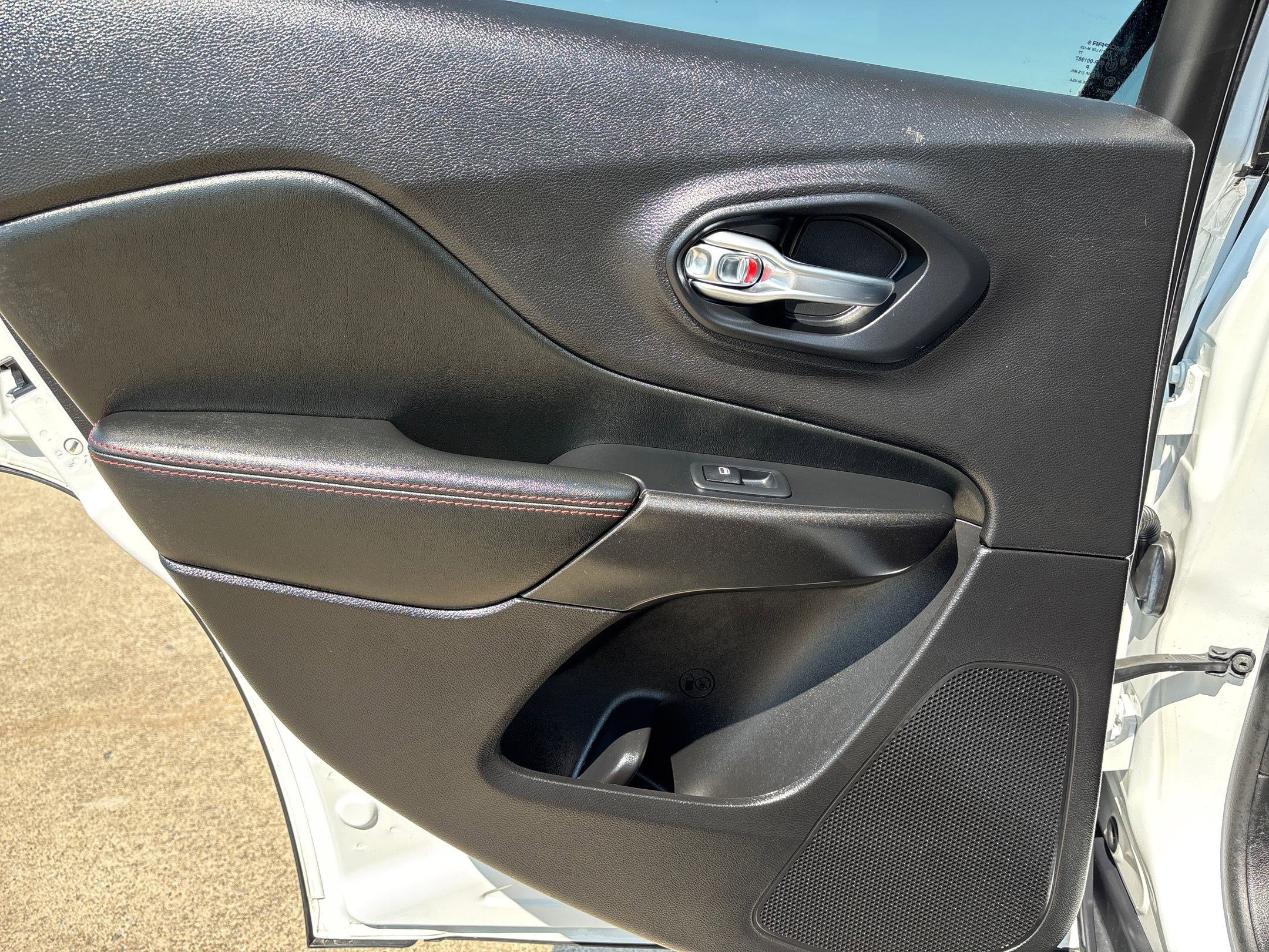 2021 Jeep Cherokee Trailhawk photo 16