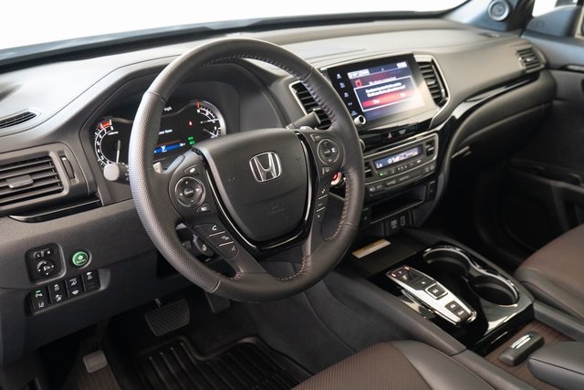 2023 Honda Ridgeline Black Edition photo 4