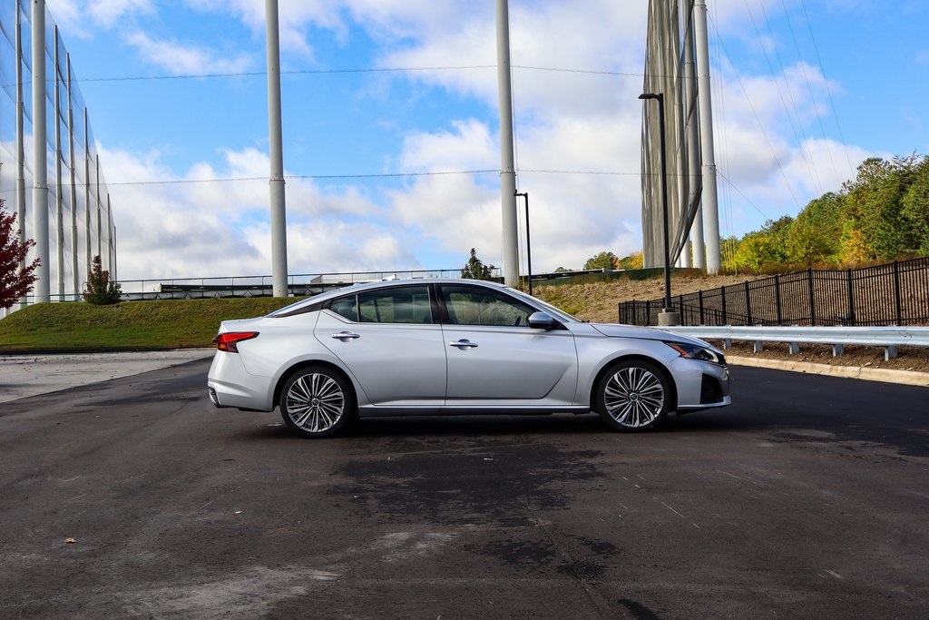 2023 Nissan Altima 2.5 SL photo 3