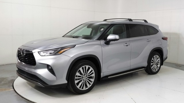 2025 Toyota Highlander Hybrid Platinum