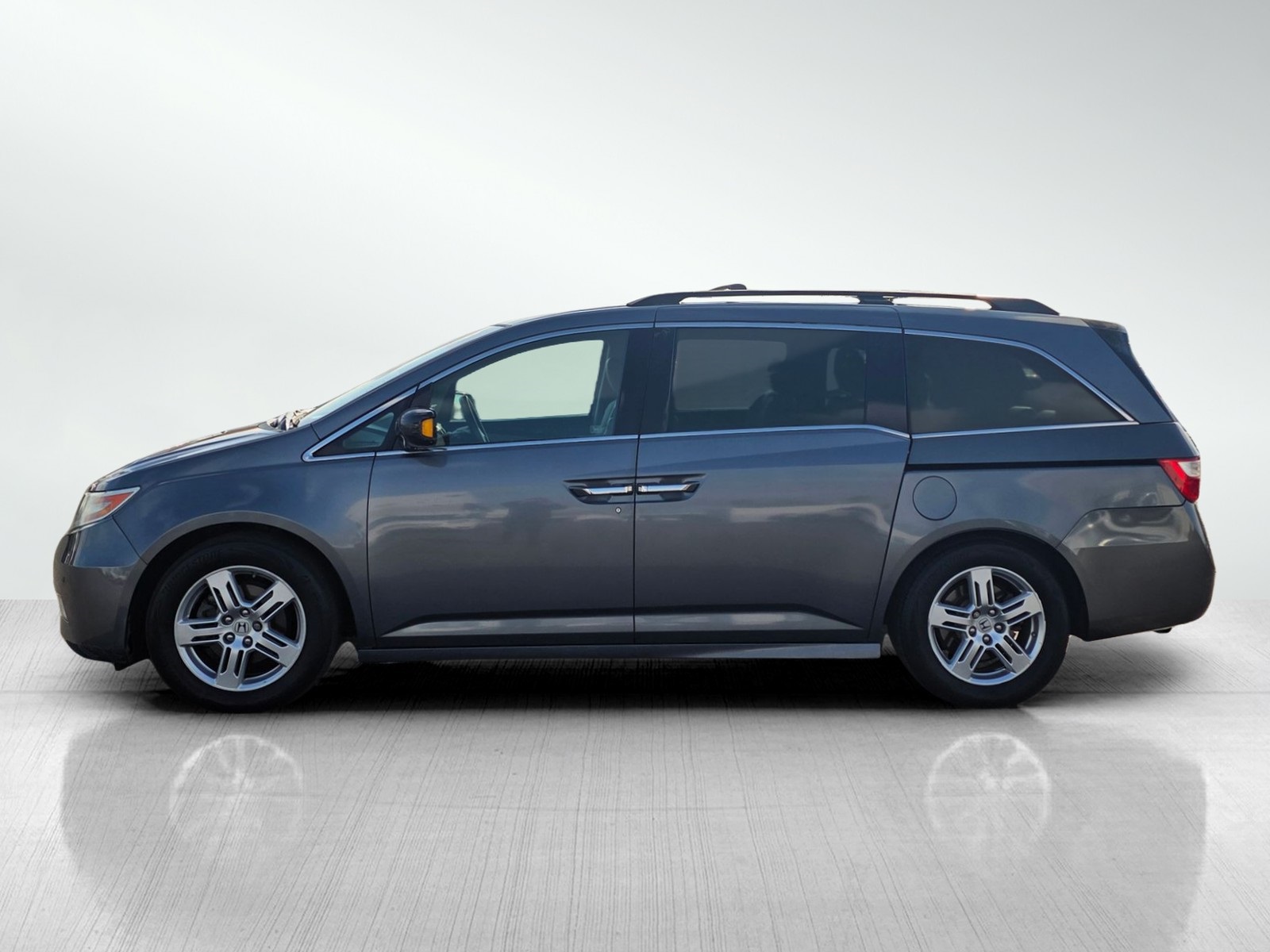 2012 Honda Odyssey Touring photo 4