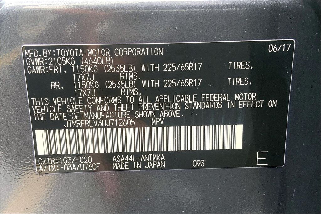 2017 Toyota RAV4 XLE photo 31