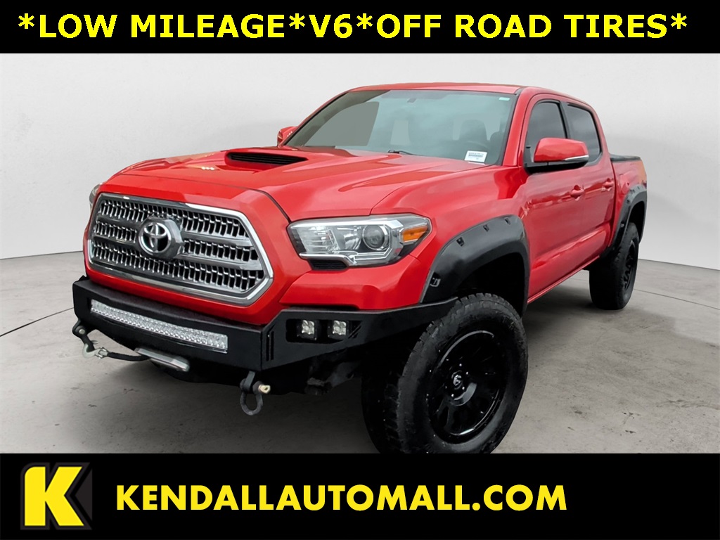 2016 Toyota Tacoma TRD Sport's photo