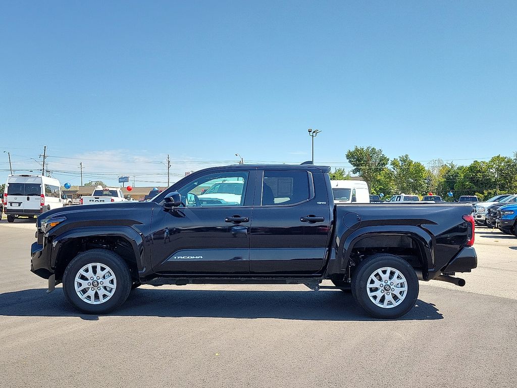 2024 Toyota Tacoma SR5 photo 3