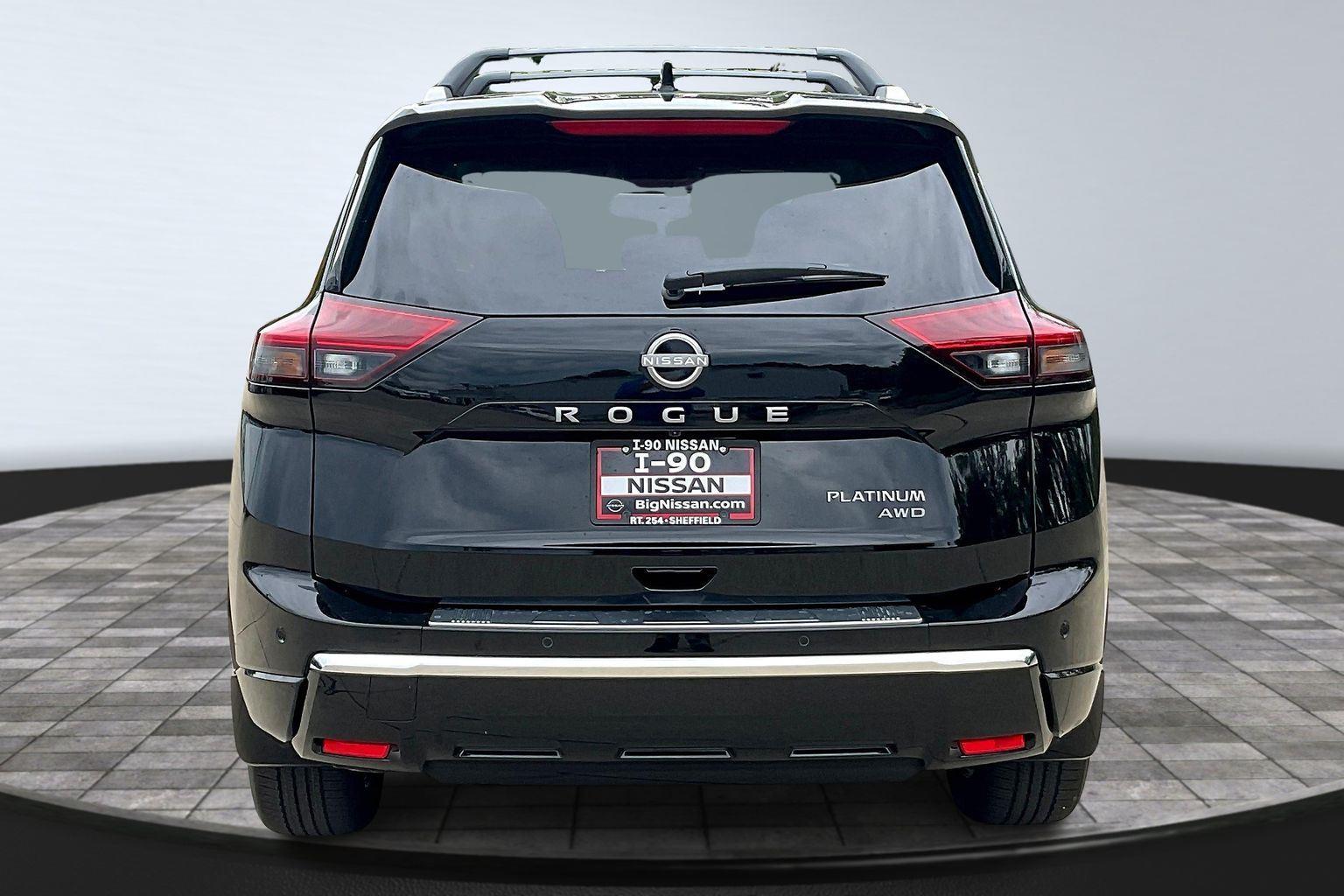 2026 Nissan Rogue Platinum photo 2
