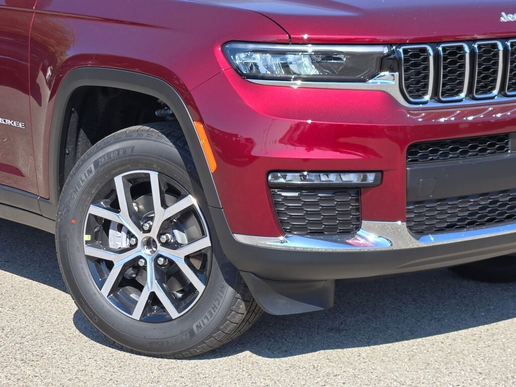2025 Jeep Grand Cherokee L photo 2
