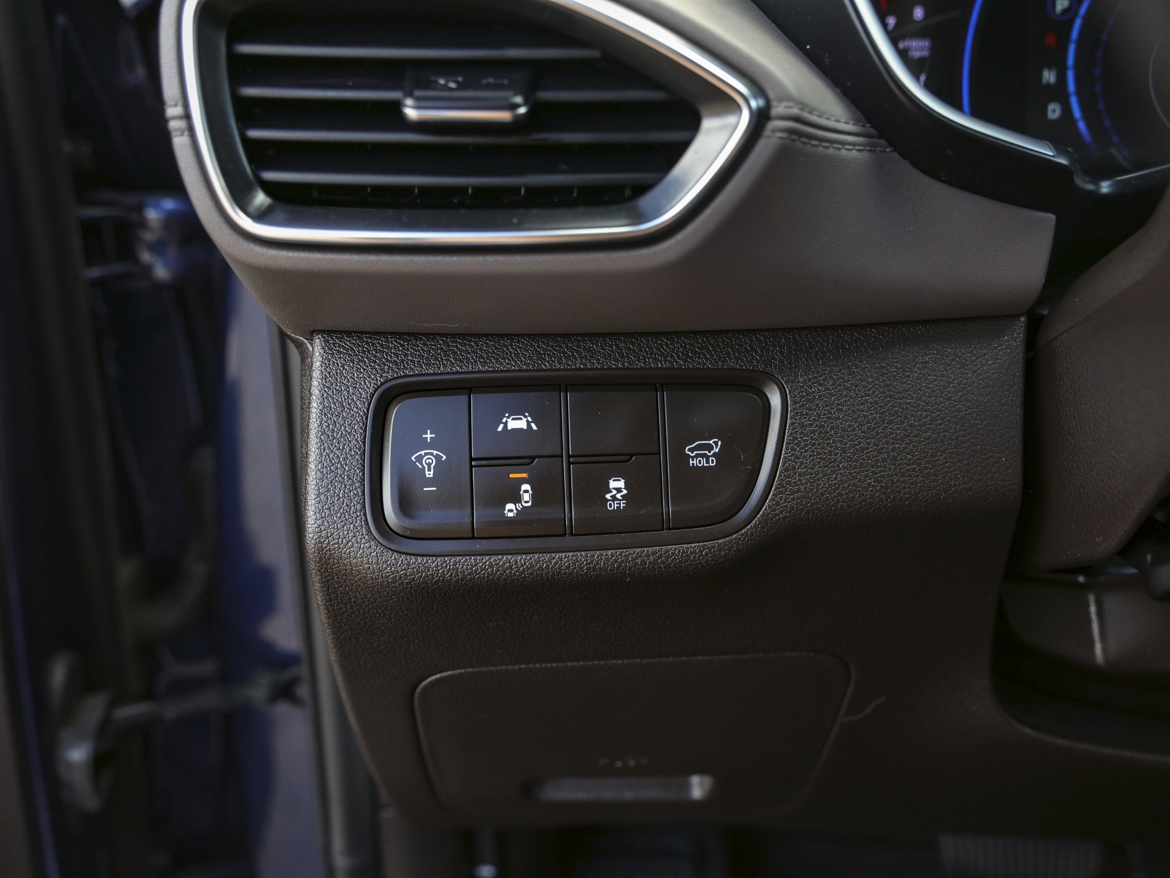 2020 Hyundai Santa Fe SEL photo 17