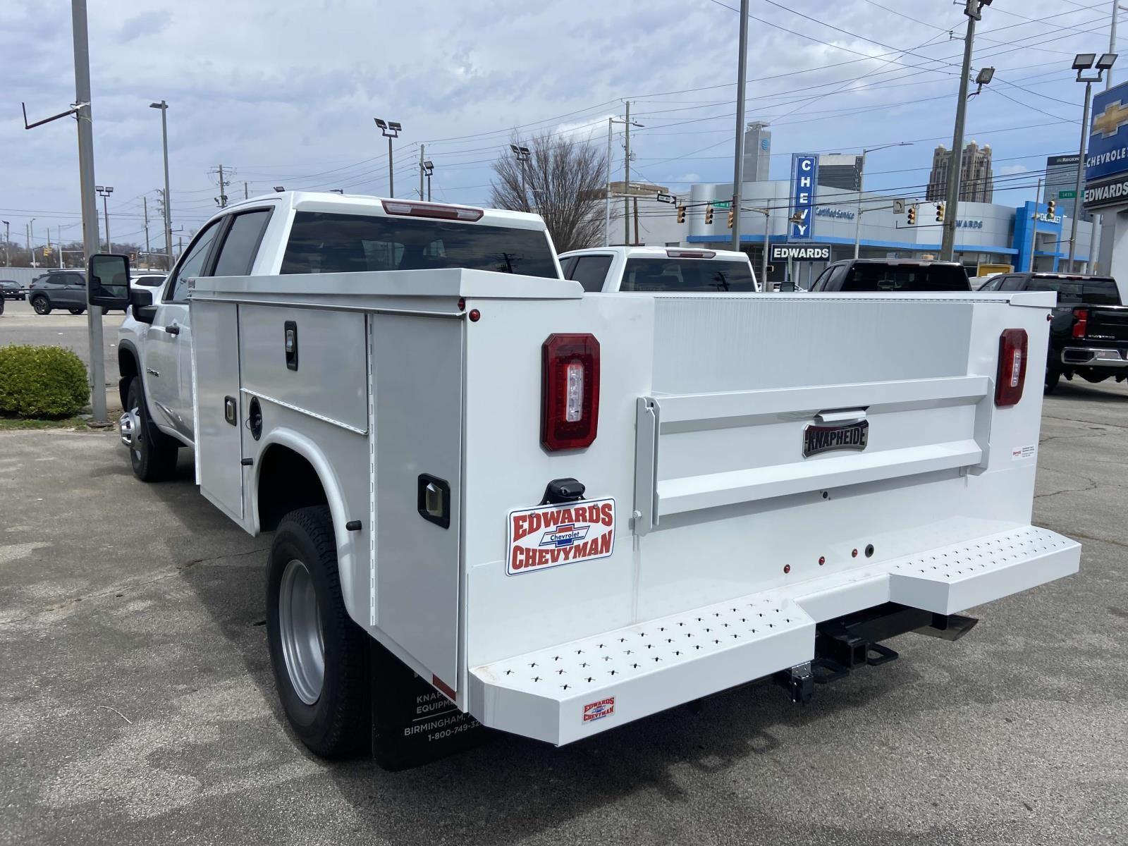 2024 Chevrolet Silverado 3500HD Work Truck photo 2