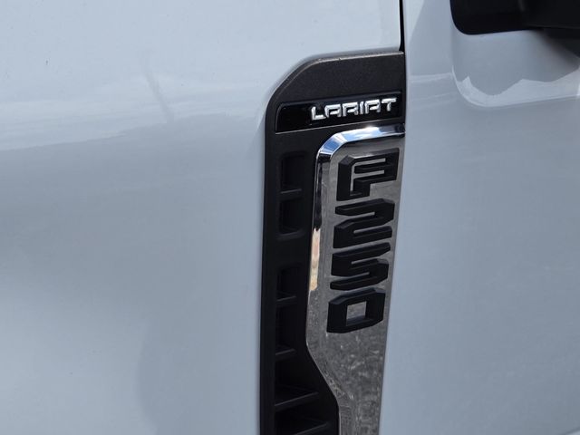2026 Ford F-250 Lariat photo 8