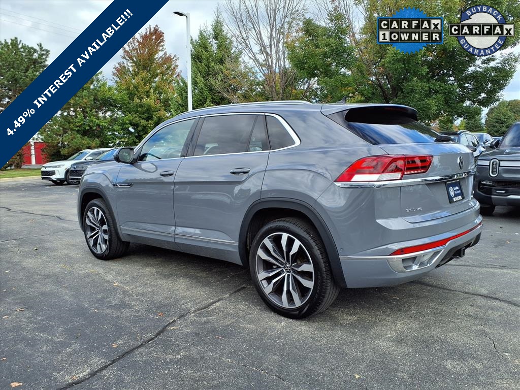 2022 Volkswagen Atlas Cross Sport V6 SEL Premium R-Line photo 3