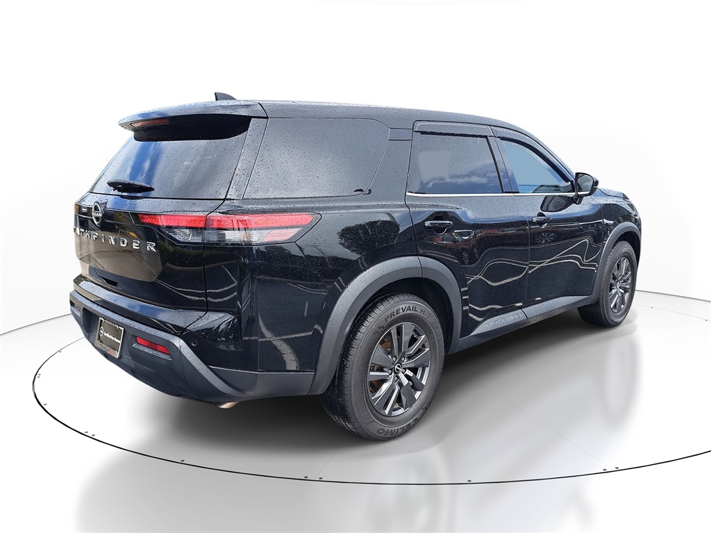 2022 Nissan Pathfinder S photo 7