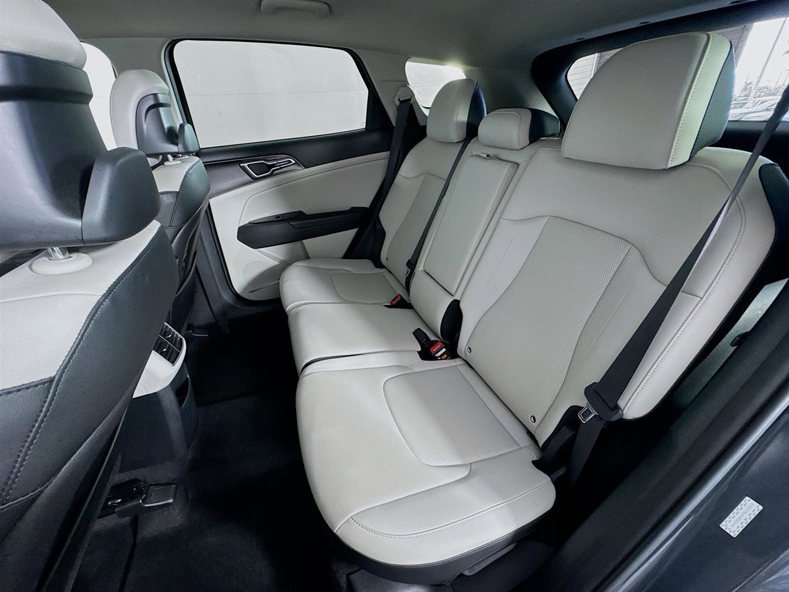 2023 Kia Sportage EX photo 18