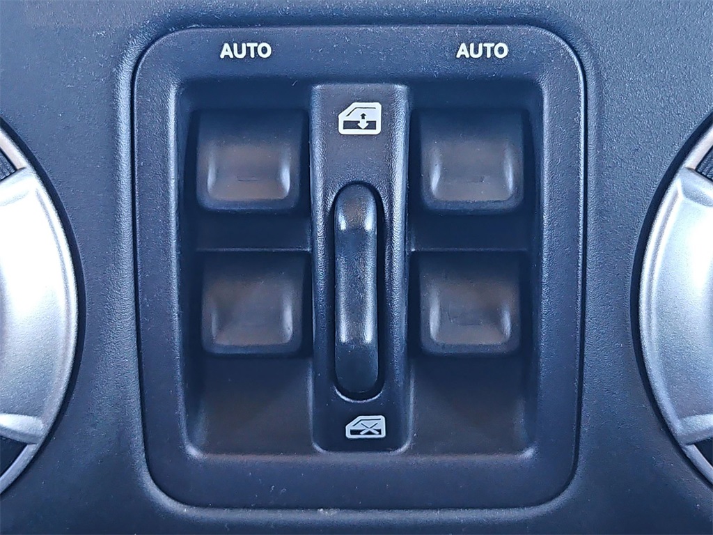 2016 Jeep Wrangler Unlimited Sahara photo 28