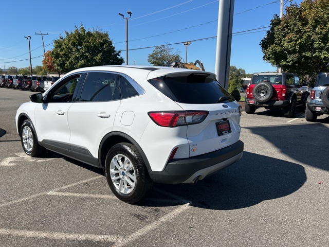 2022 Ford Escape SE photo 4